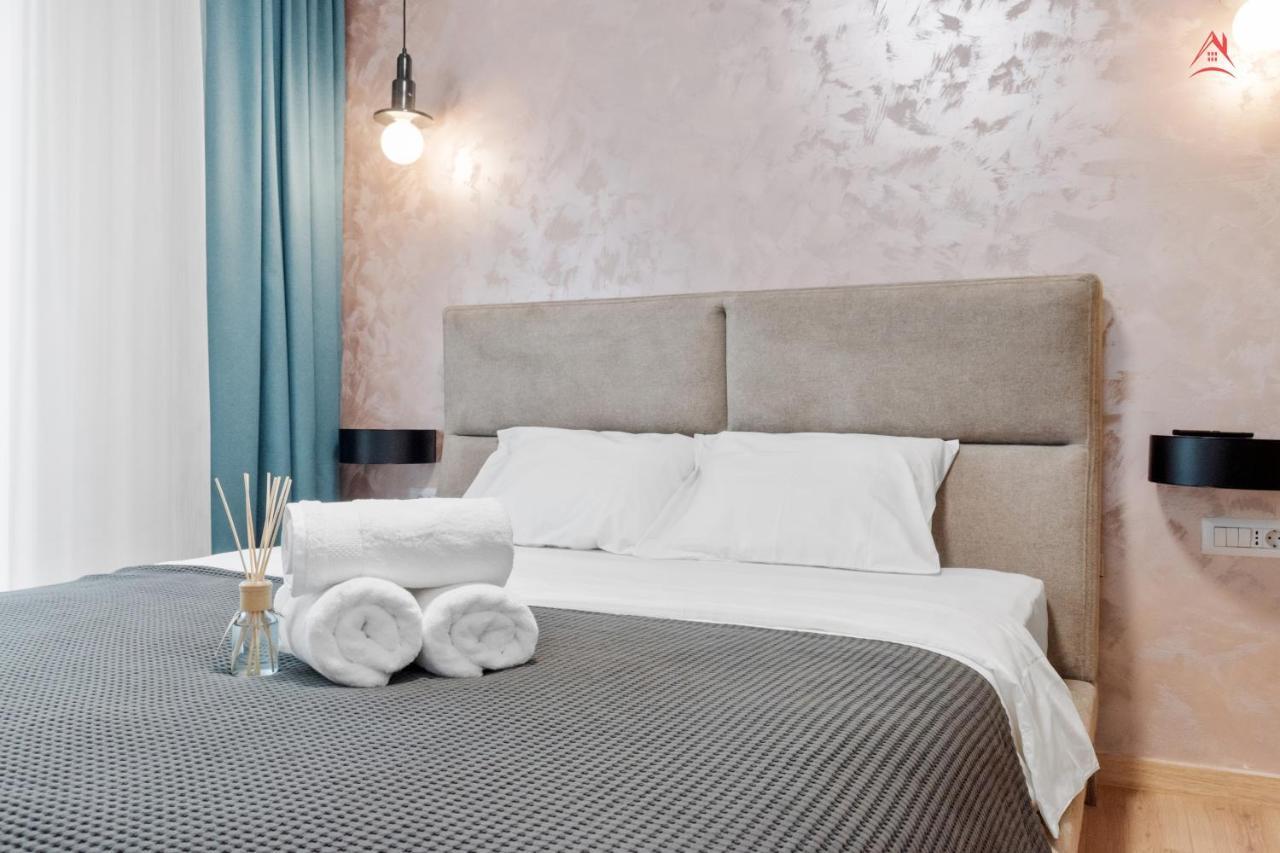 Apartament Opera Residence - Cismigiu, Eroilor, Free Private Parking Бухарест Экстерьер фото