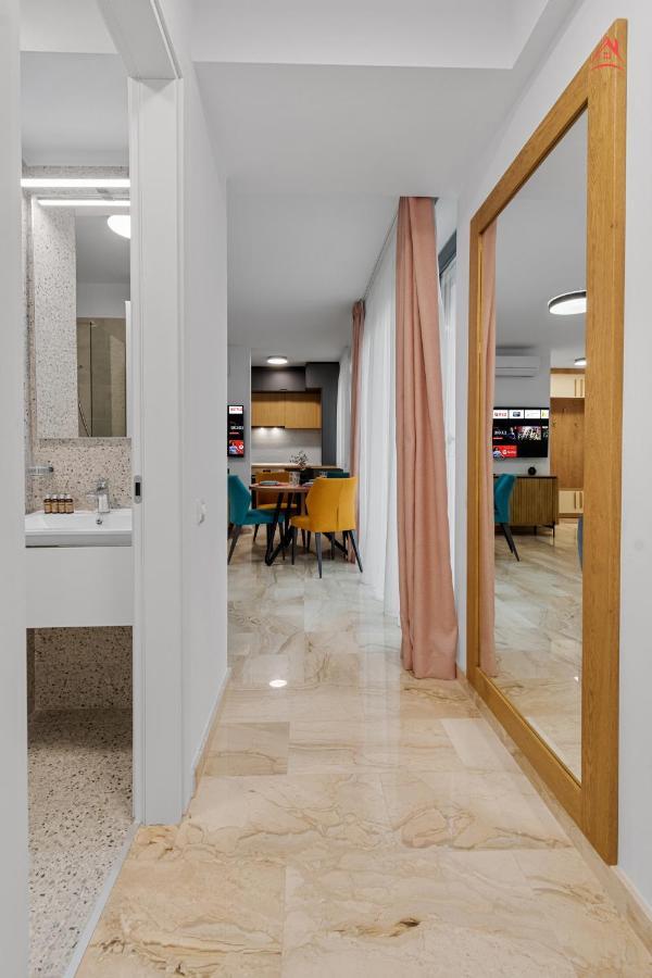 Apartament Opera Residence - Cismigiu, Eroilor, Free Private Parking Бухарест Экстерьер фото