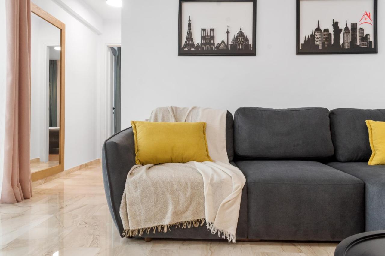 Apartament Opera Residence - Cismigiu, Eroilor, Free Private Parking Бухарест Экстерьер фото